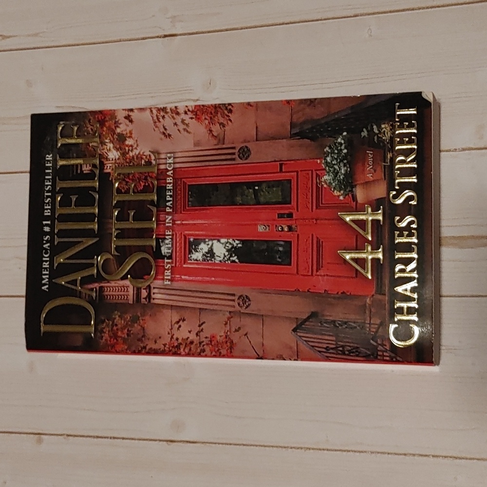 3/$13 44 Charles Street By Danielle Steel Adult Novel Paperback Book